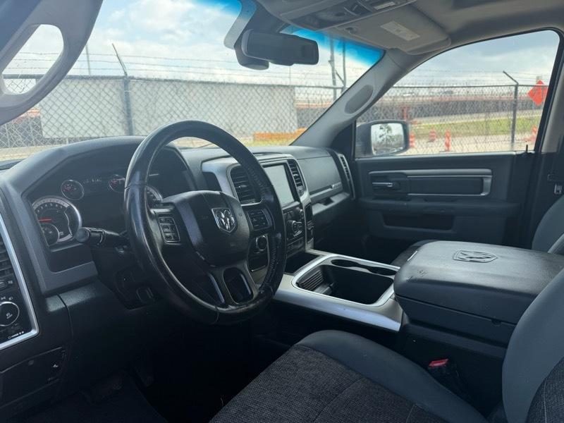 RAM 1500 SLT Crew Cab SWB 2WD 2016