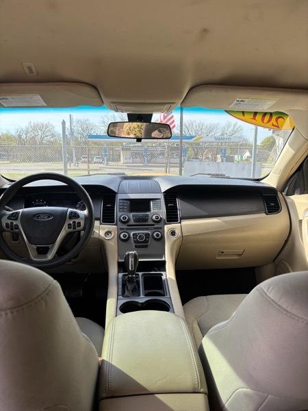 Ford Taurus SE FWD 2017