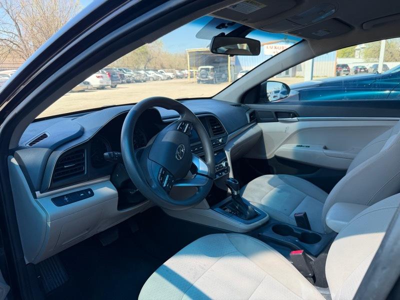 Hyundai Elantra SE 6M 2020