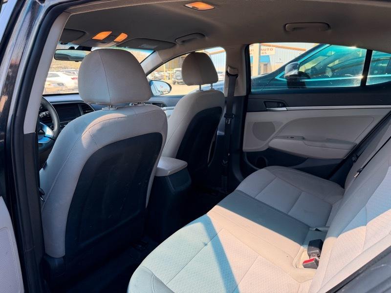 Hyundai Elantra SE 6M 2020