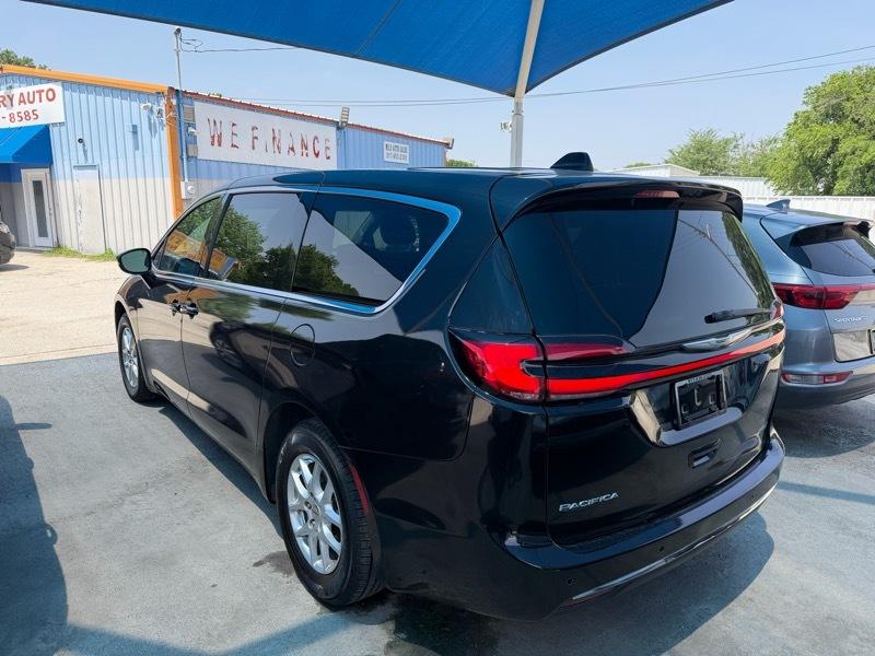 Chrysler Pacifica Touring L 2023