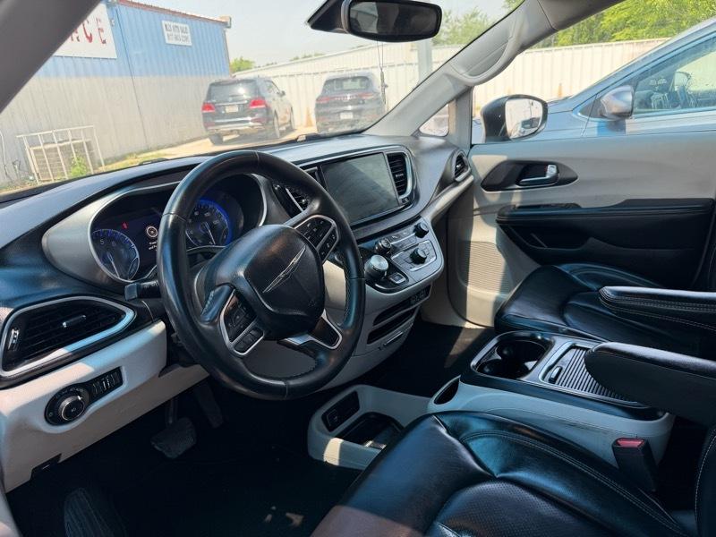 Chrysler Pacifica Touring L 2023