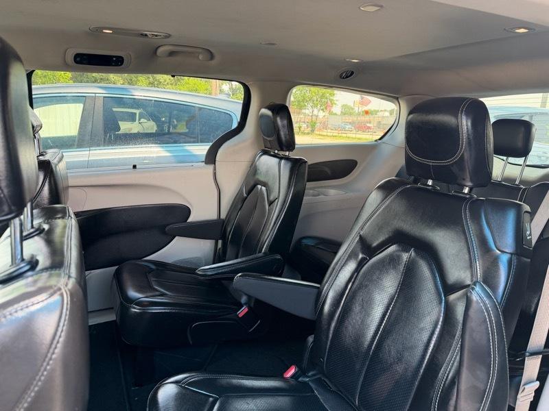 Chrysler Pacifica Touring L 2023