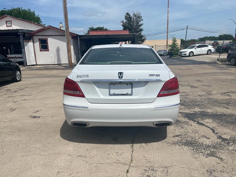 Hyundai Equus Signature 2013