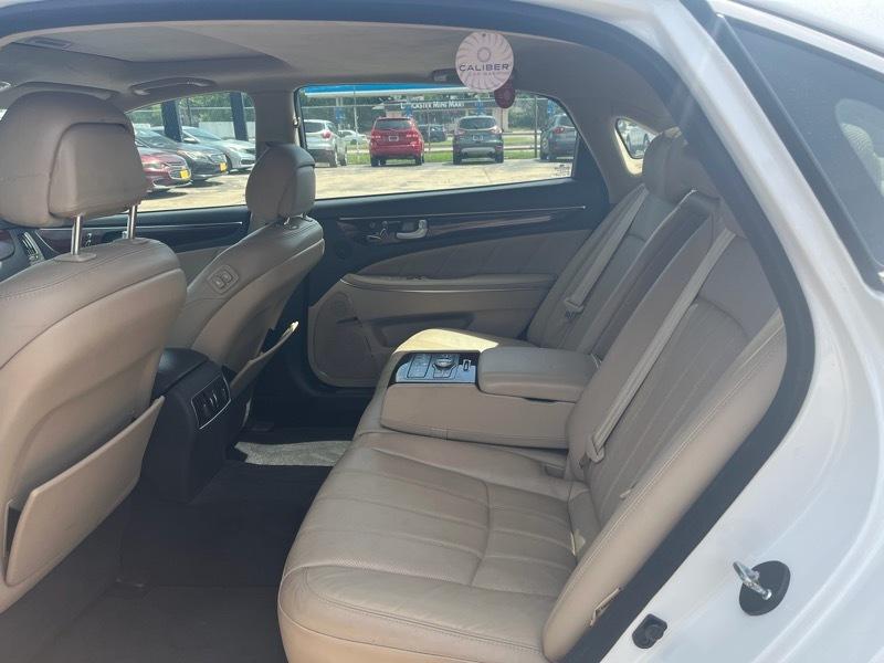Hyundai Equus Signature 2013