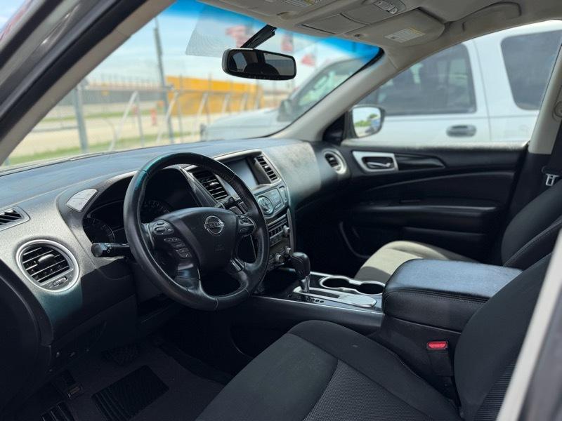 Nissan Pathfinder SV 2020