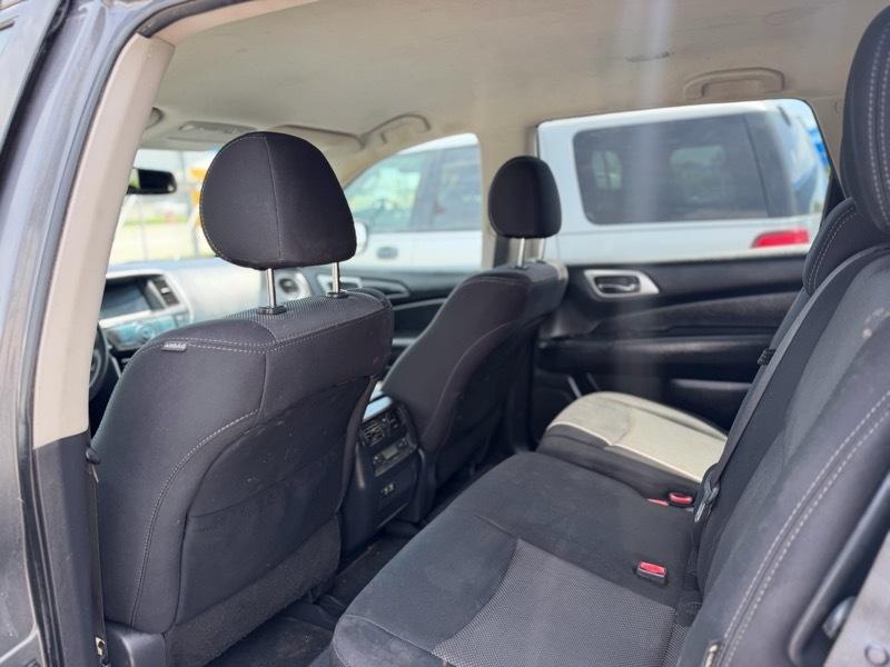 Nissan Pathfinder SV 2020