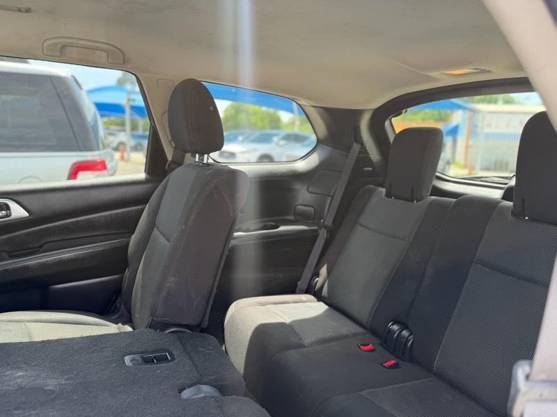 Nissan Pathfinder SV 2020