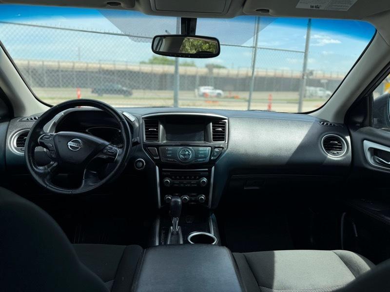 Nissan Pathfinder SV 2020