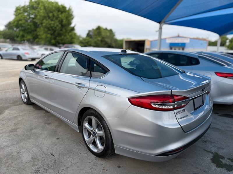 Ford Fusion SE 2016