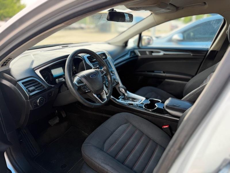Ford Fusion SE 2016
