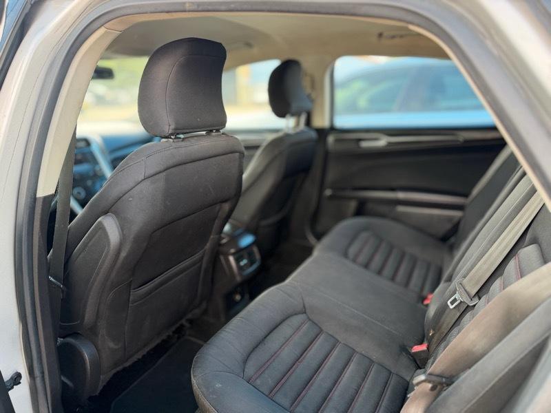 Ford Fusion SE 2016
