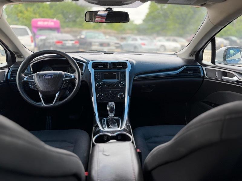 Ford Fusion SE 2016
