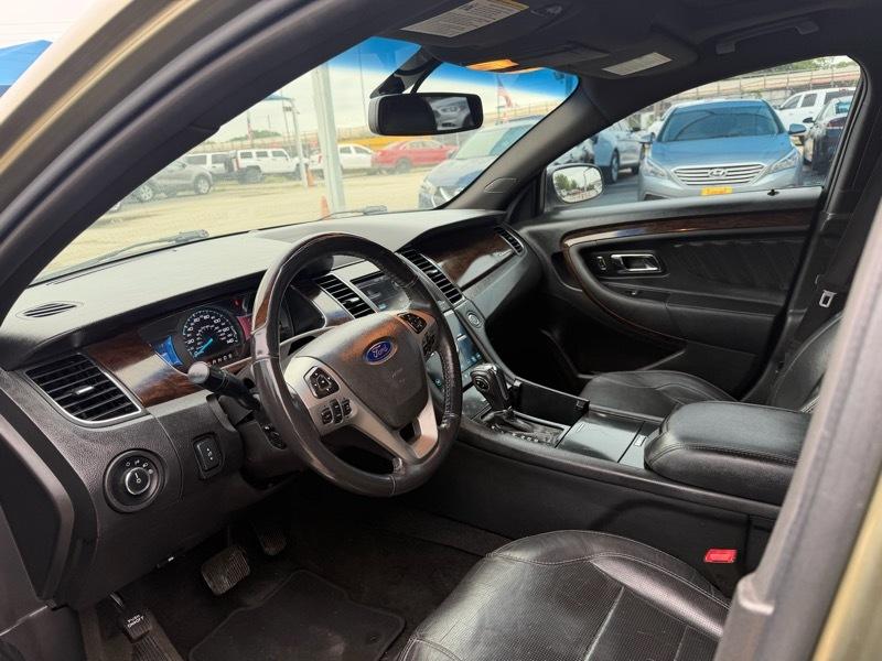Ford Taurus Limited FWD 2013