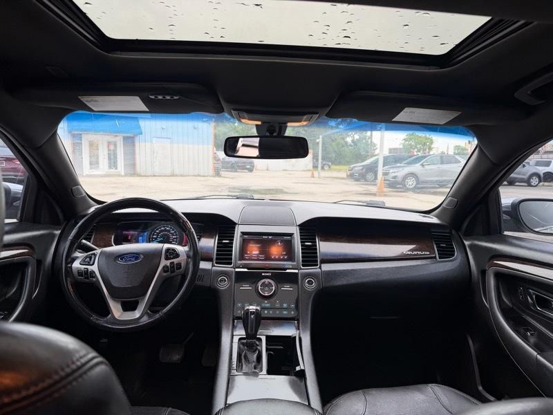 Ford Taurus Limited FWD 2013