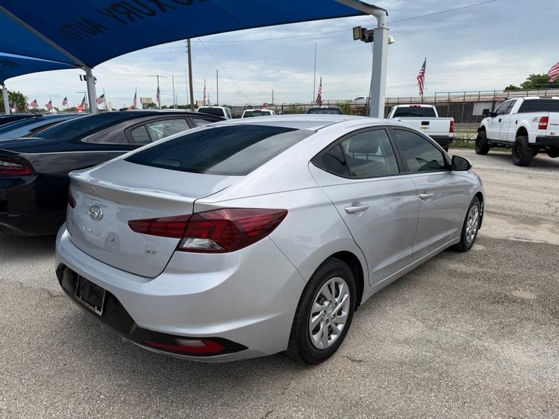 Hyundai Elantra SE 6M 2020