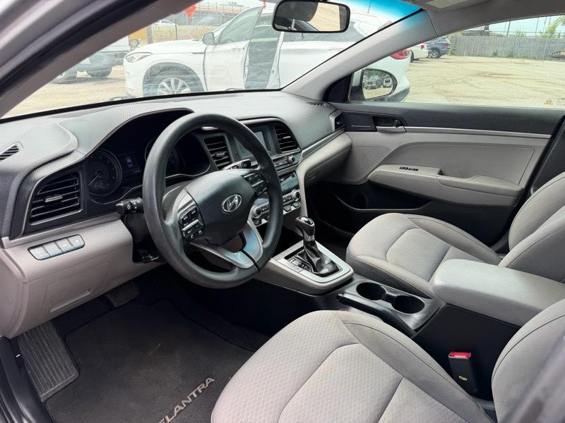Hyundai Elantra SE 6M 2020