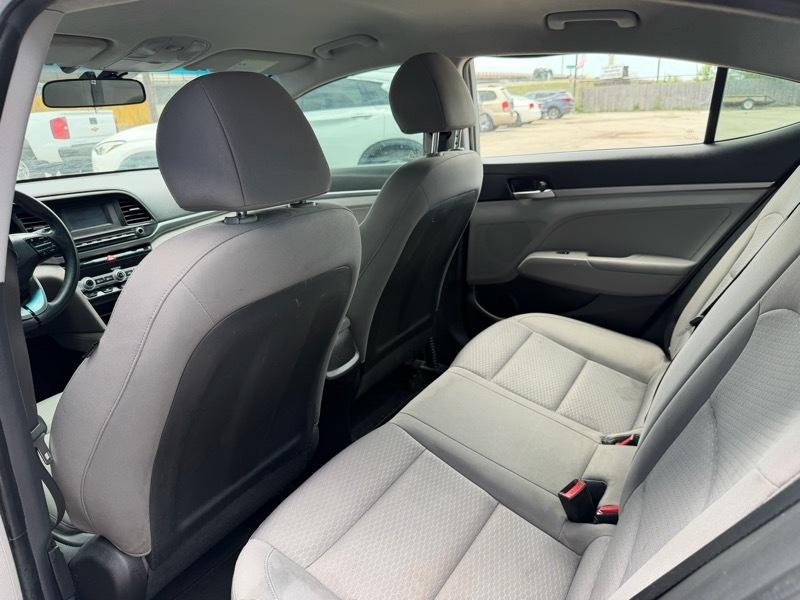 Hyundai Elantra SE 6M 2020