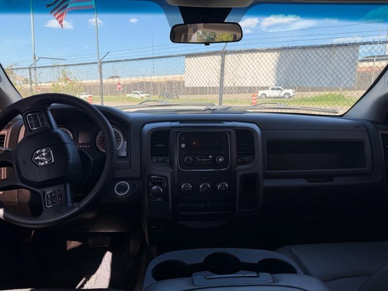 RAM 1500 Tradesman Crew Cab SWB 2WD 2017