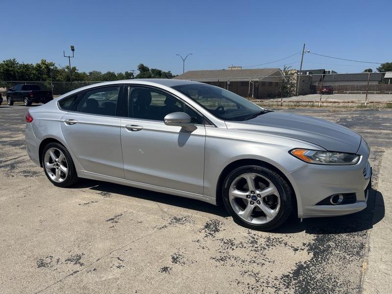 Ford Fusion SE 2016