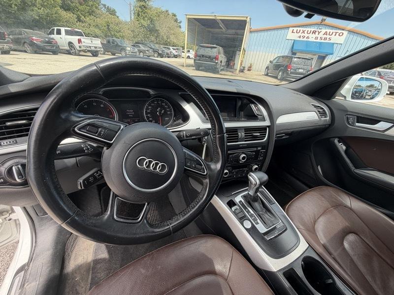 Audi A4 2.0T Premium quattro Sedan AWD 8A 2016