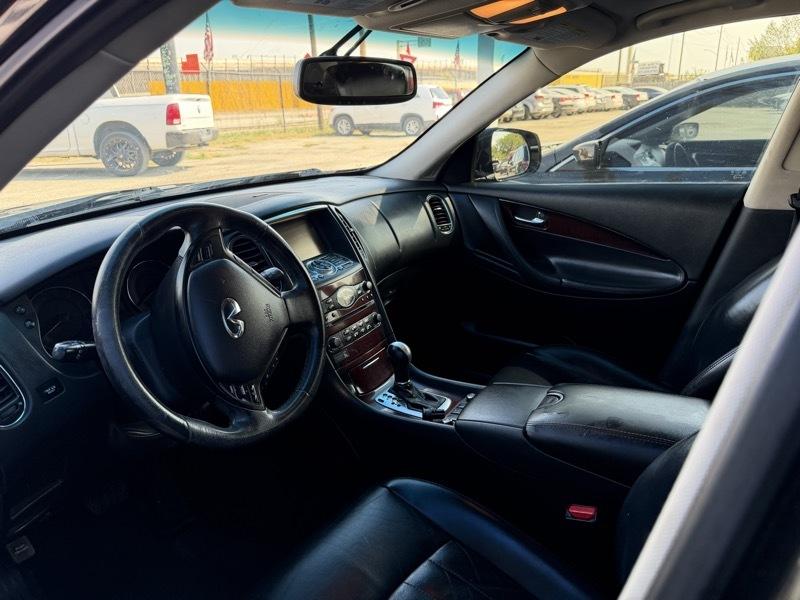 Infiniti QX50 Base RWD 2017
