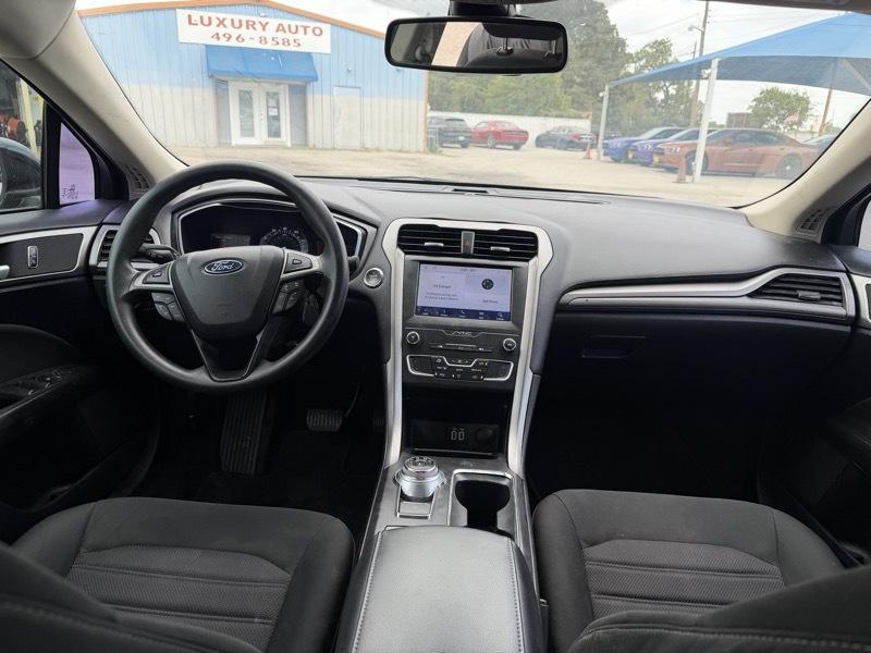 Ford Fusion SE 2020