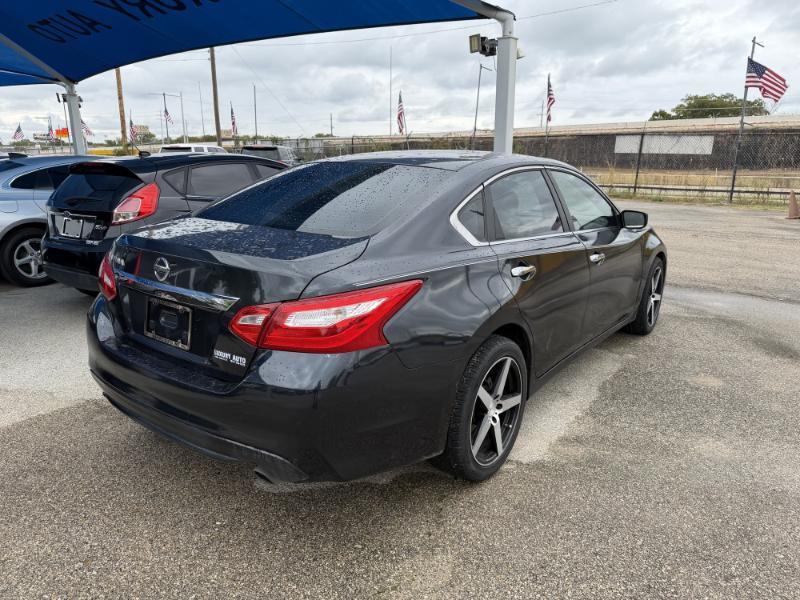 Nissan Altima 2.5 SR 2016