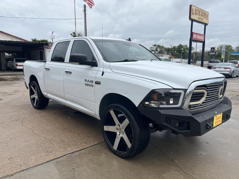 RAM 1500 SLT Crew Cab SWB 2WD 2016