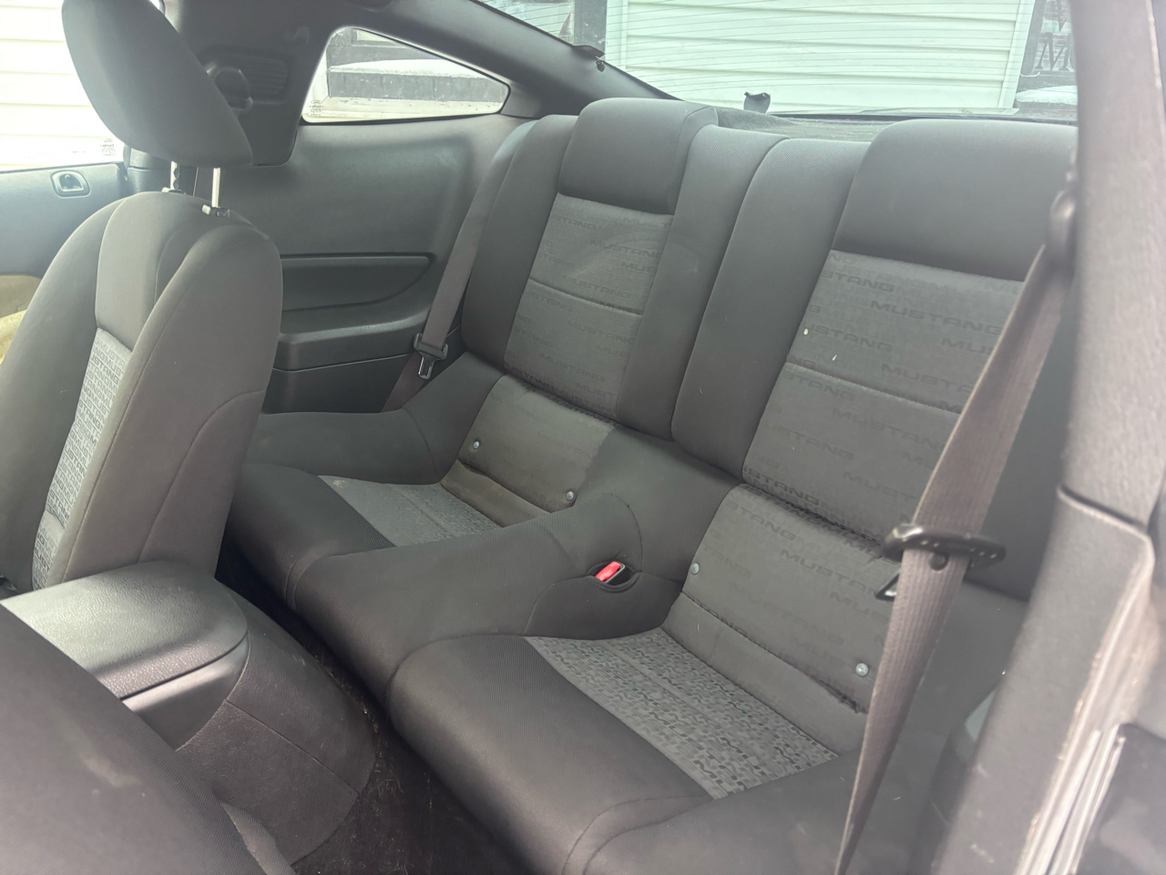 Ford Mustang V6 Deluxe Coupe 2007