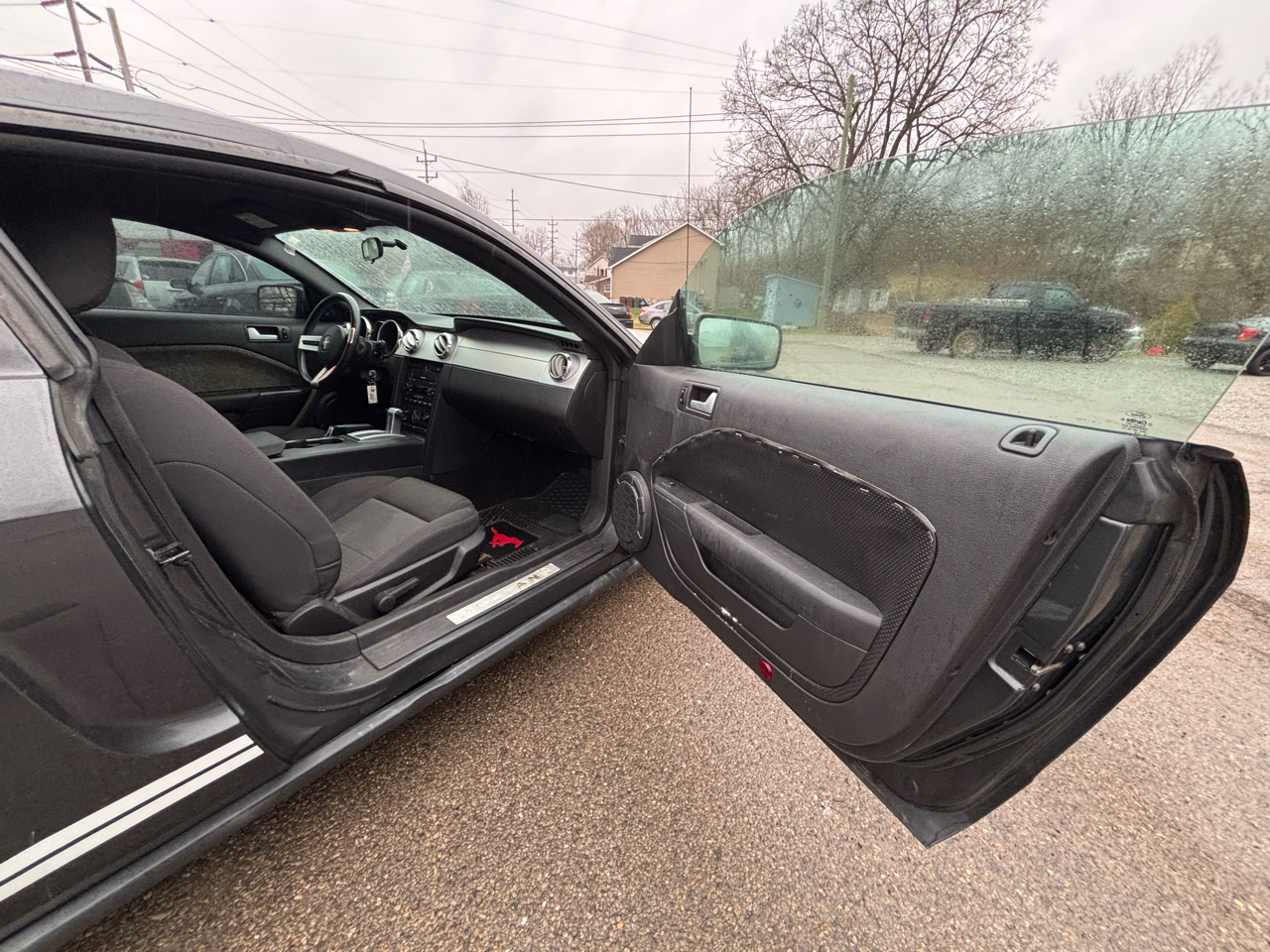 Ford Mustang V6 Deluxe Coupe 2007