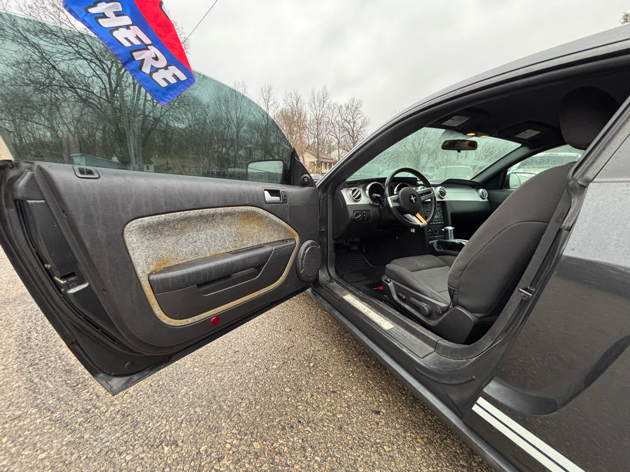 Ford Mustang V6 Deluxe Coupe 2007