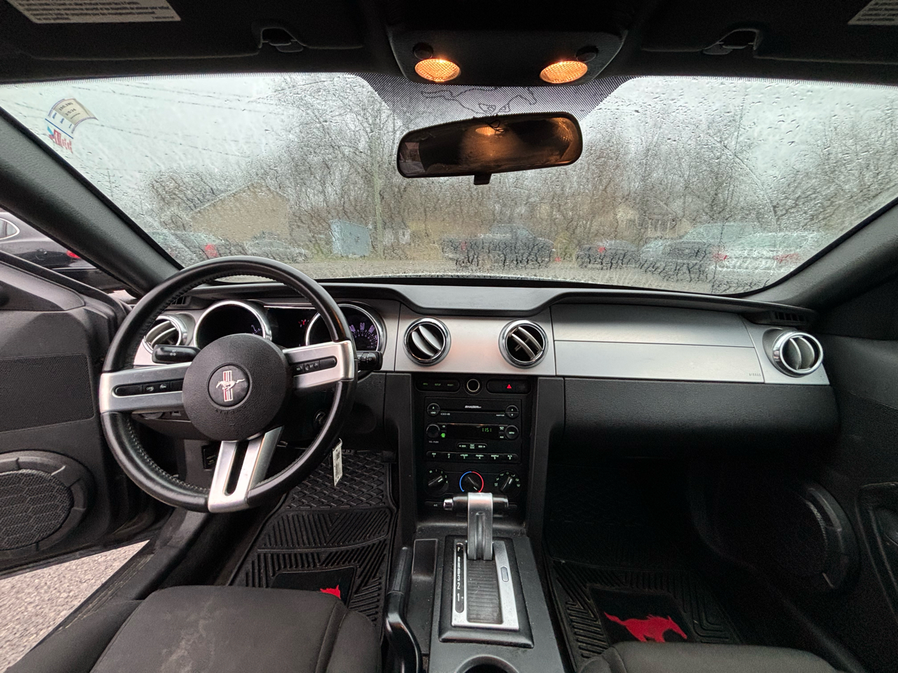 Ford Mustang V6 Deluxe Coupe 2007