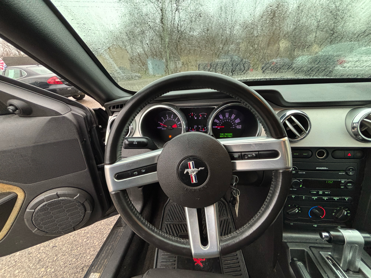 Ford Mustang V6 Deluxe Coupe 2007