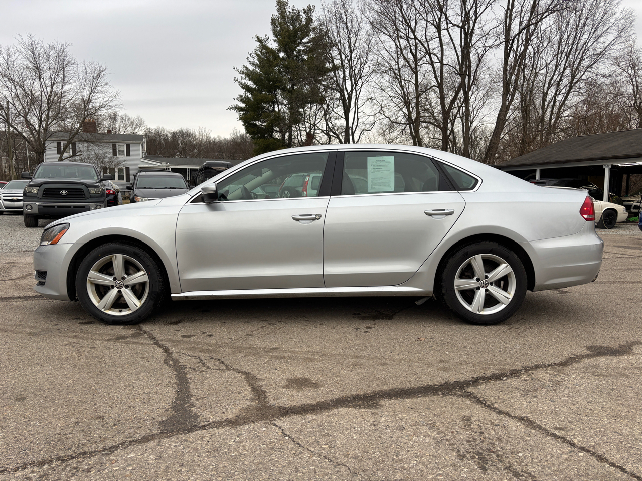 Volkswagen Passat 2.5L SE AT 2013