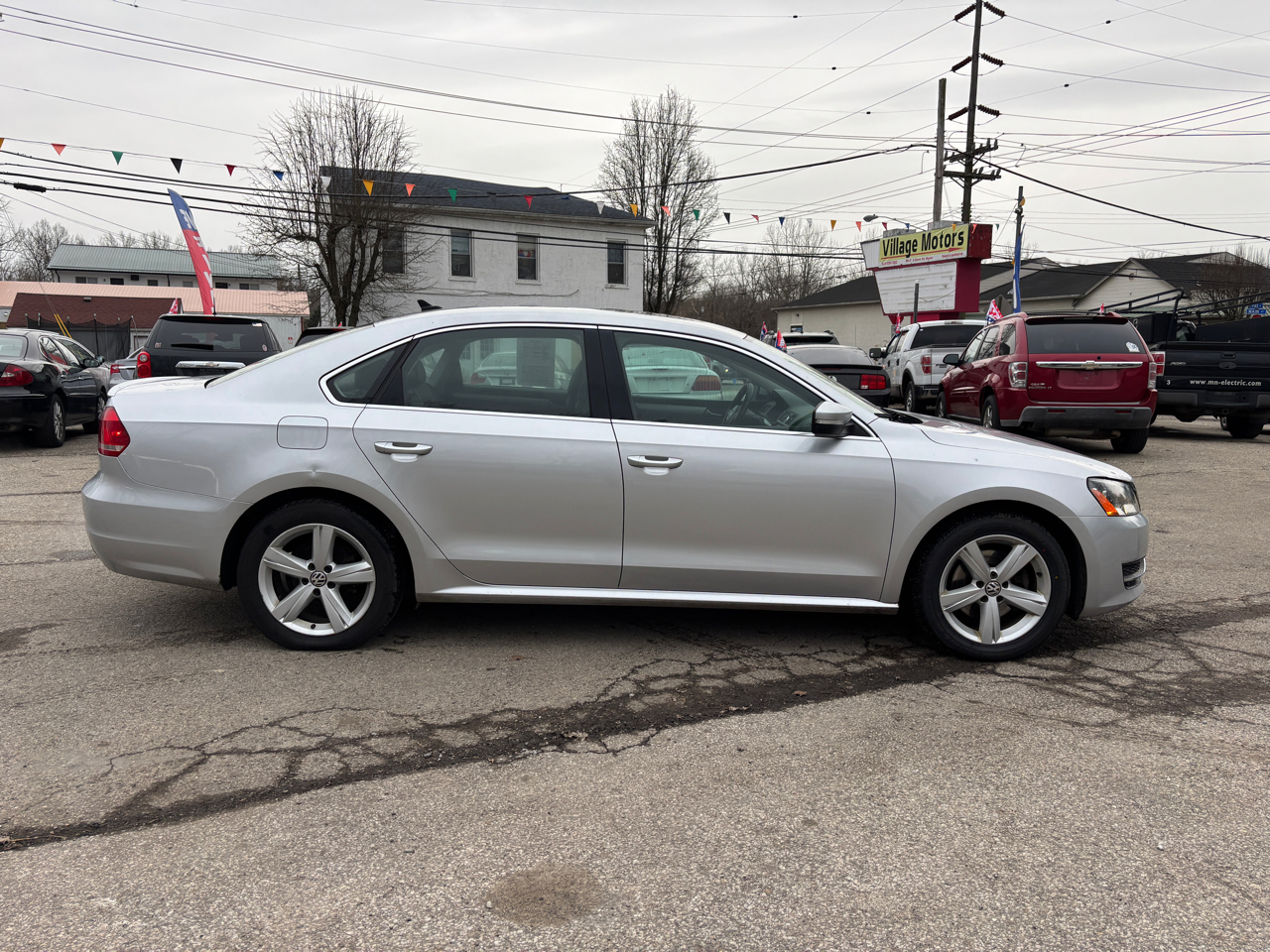 Volkswagen Passat 2.5L SE AT 2013