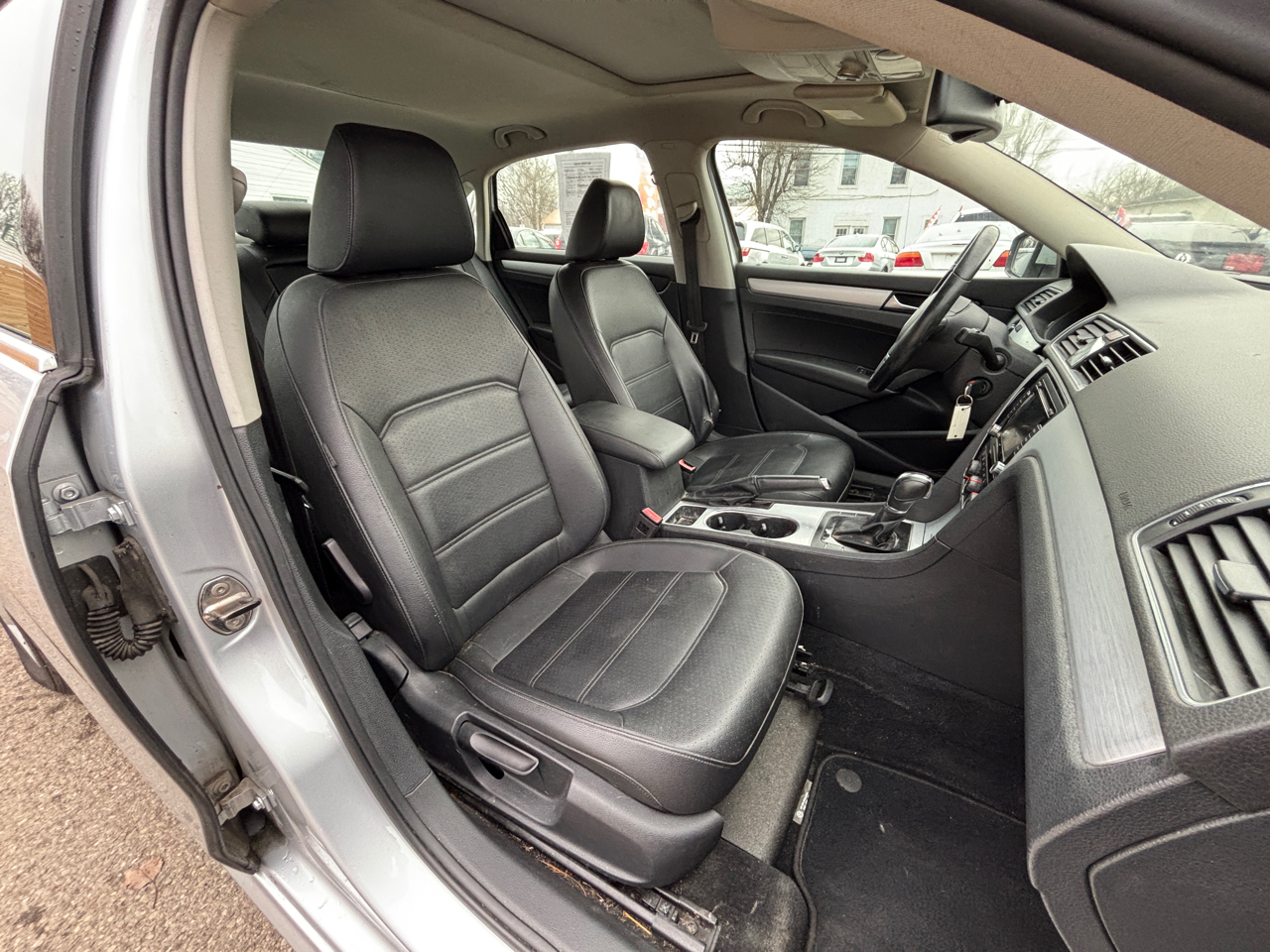 Volkswagen Passat 2.5L SE AT 2013