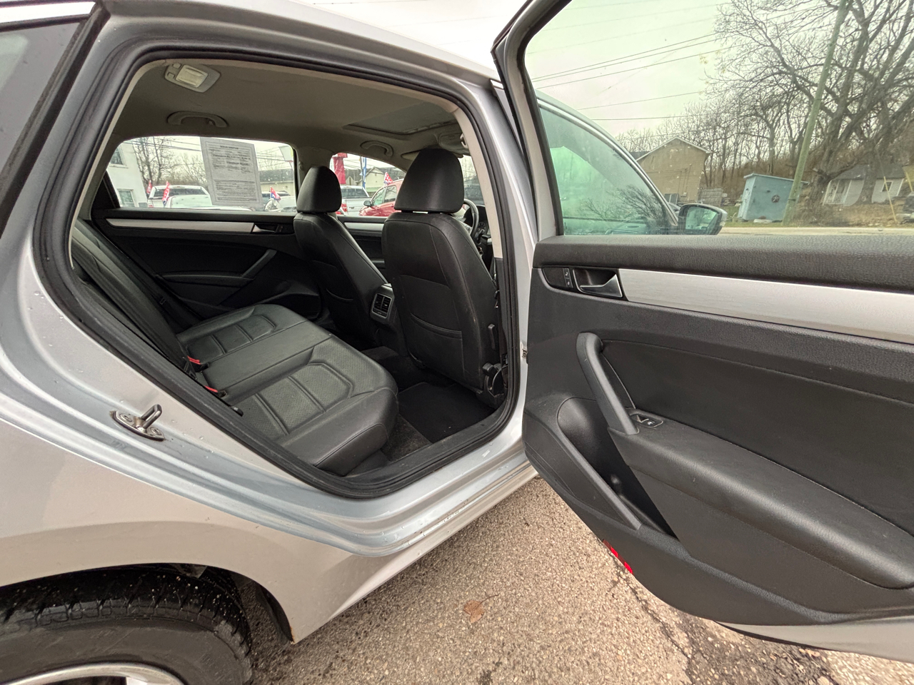 Volkswagen Passat 2.5L SE AT 2013