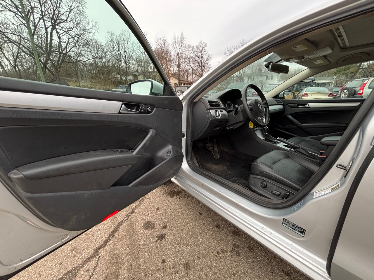 Volkswagen Passat 2.5L SE AT 2013