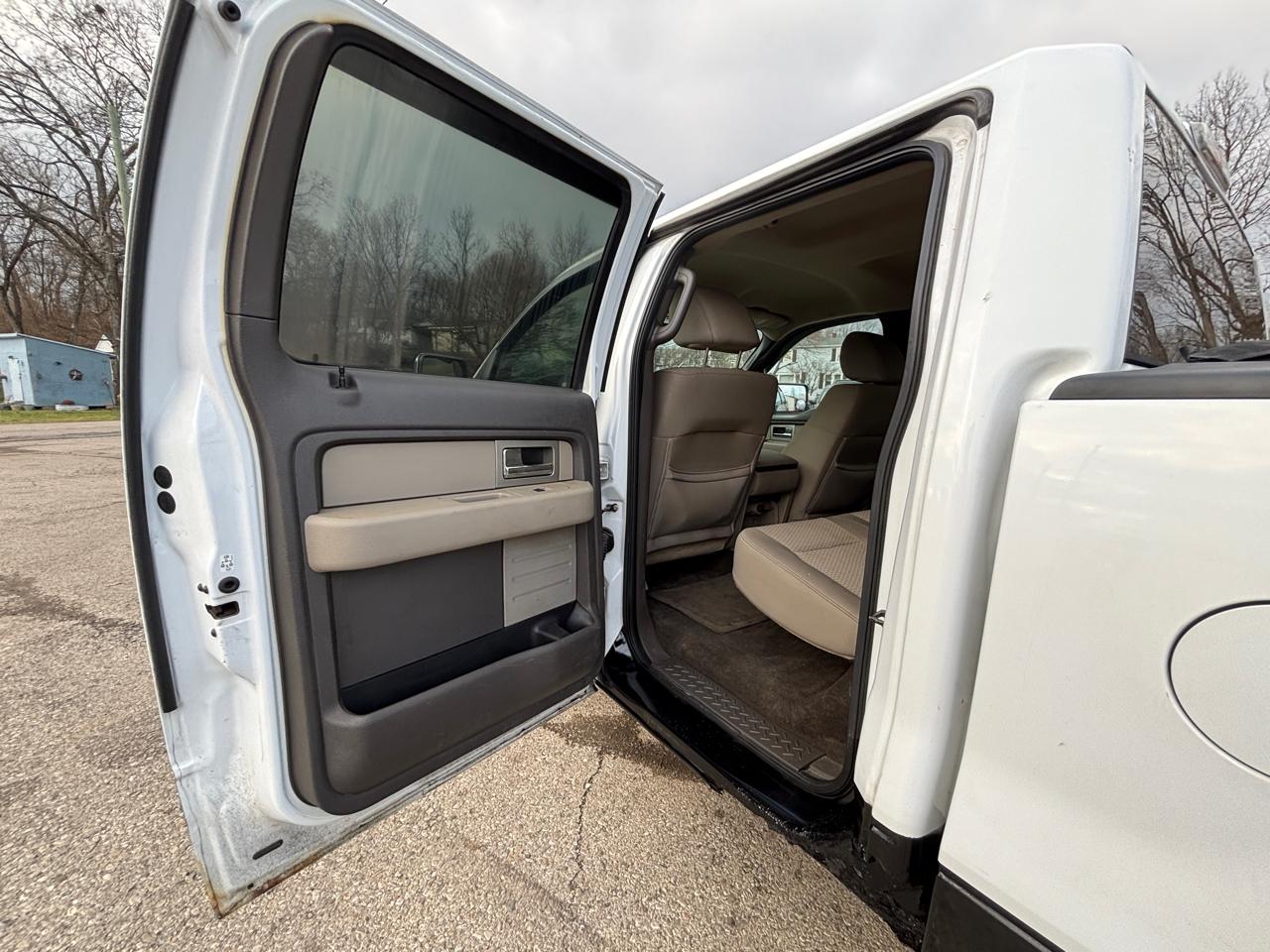 Ford F-150 XL SuperCrew 5.5-ft. Bed 2WD 2010