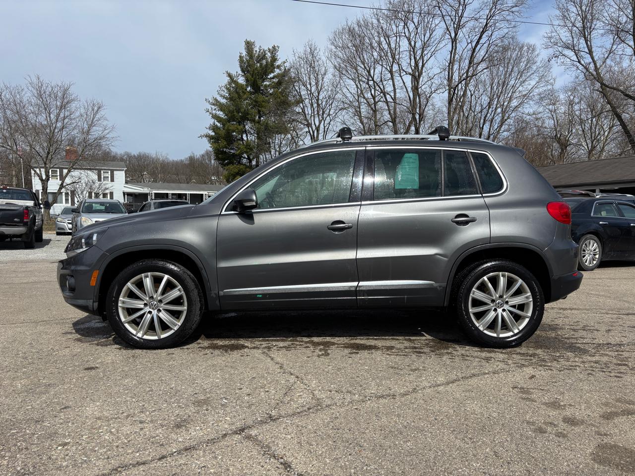 Volkswagen Tiguan S 2014