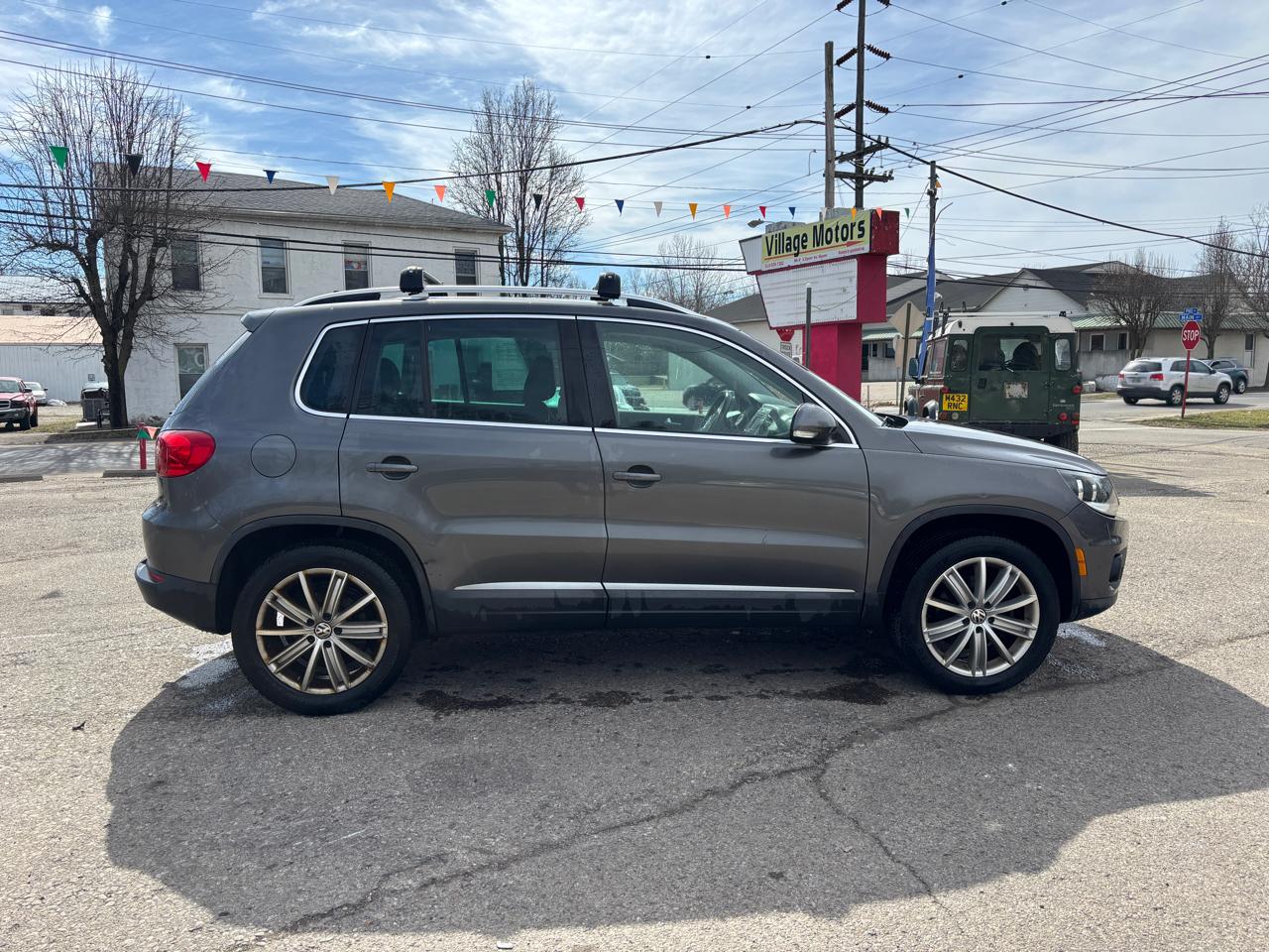 Volkswagen Tiguan S 2014
