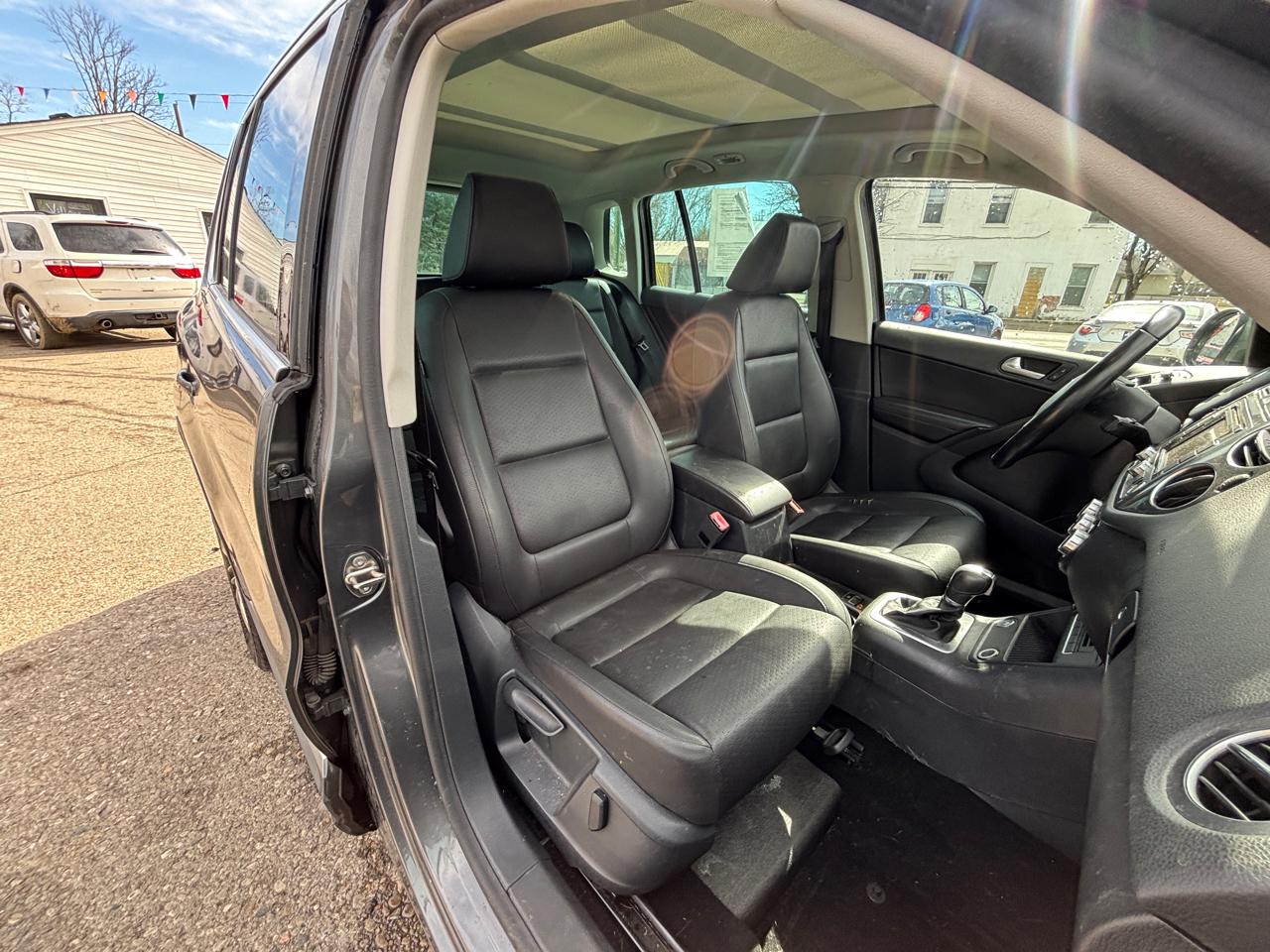 Volkswagen Tiguan S 2014