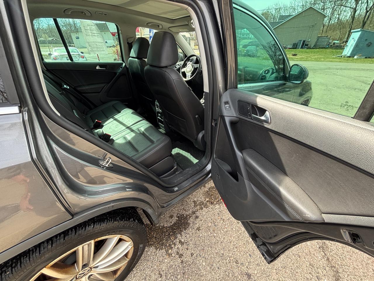 Volkswagen Tiguan S 2014