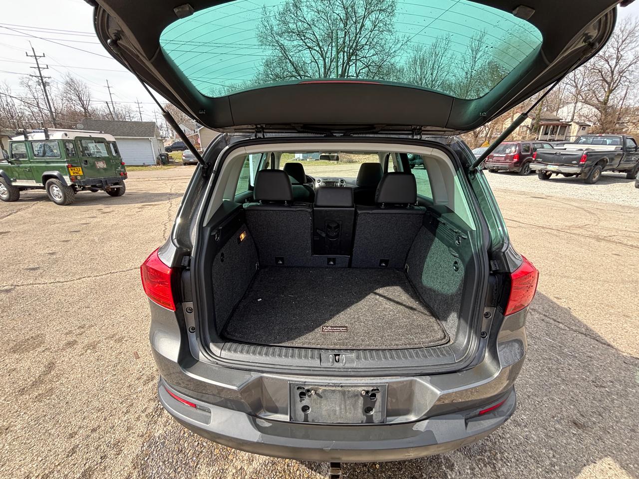 Volkswagen Tiguan S 2014