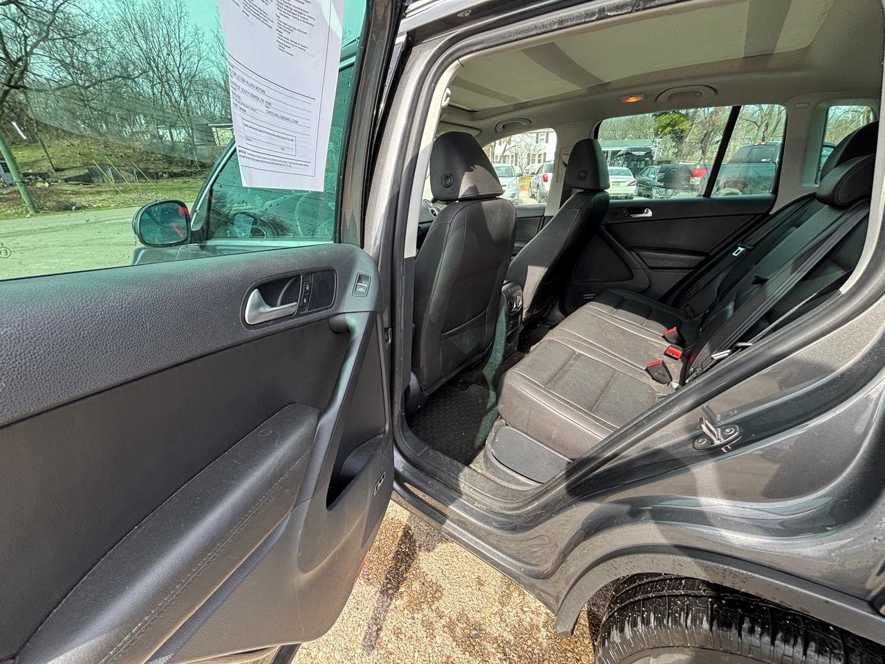 Volkswagen Tiguan S 2014