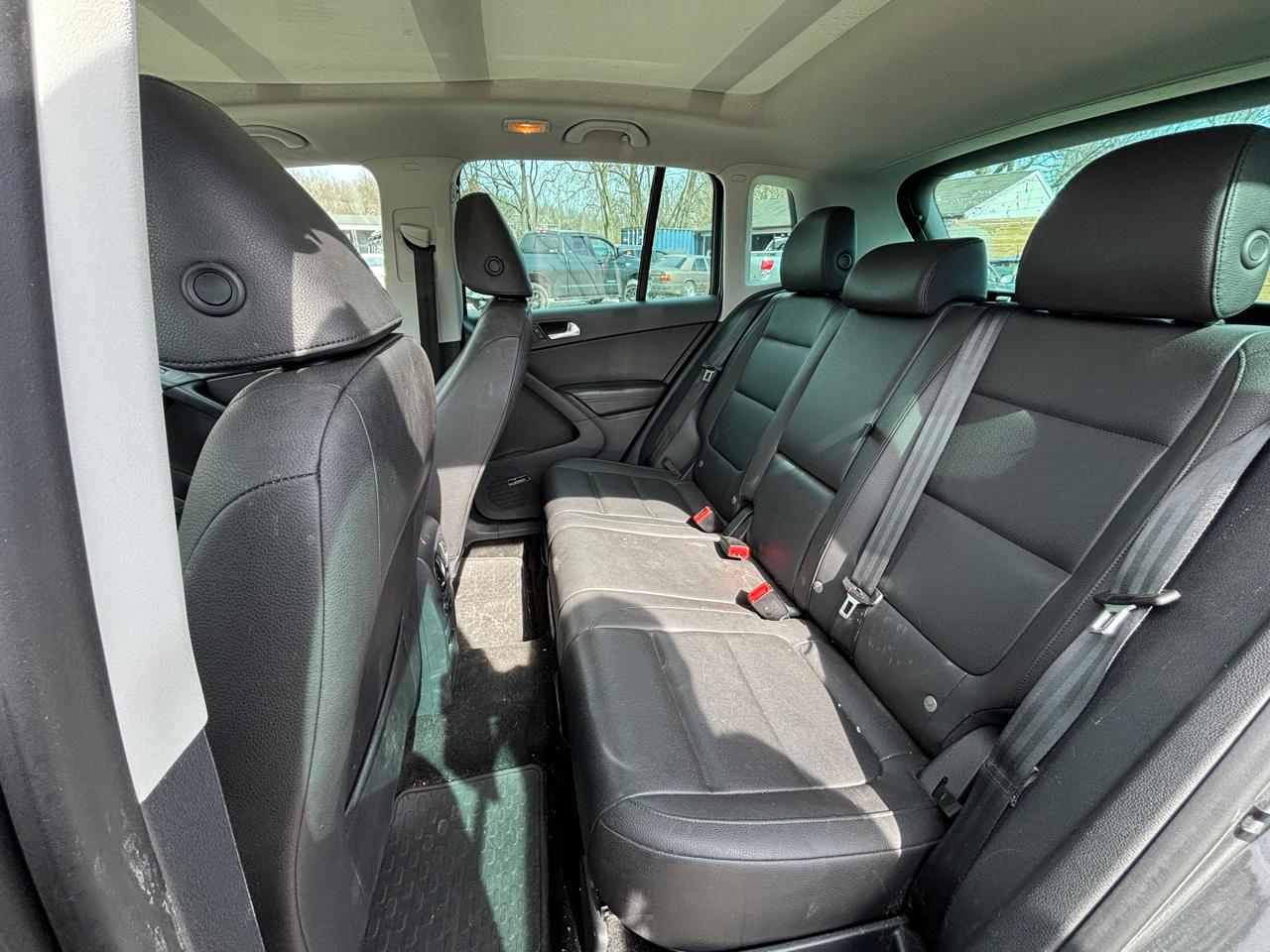 Volkswagen Tiguan S 2014