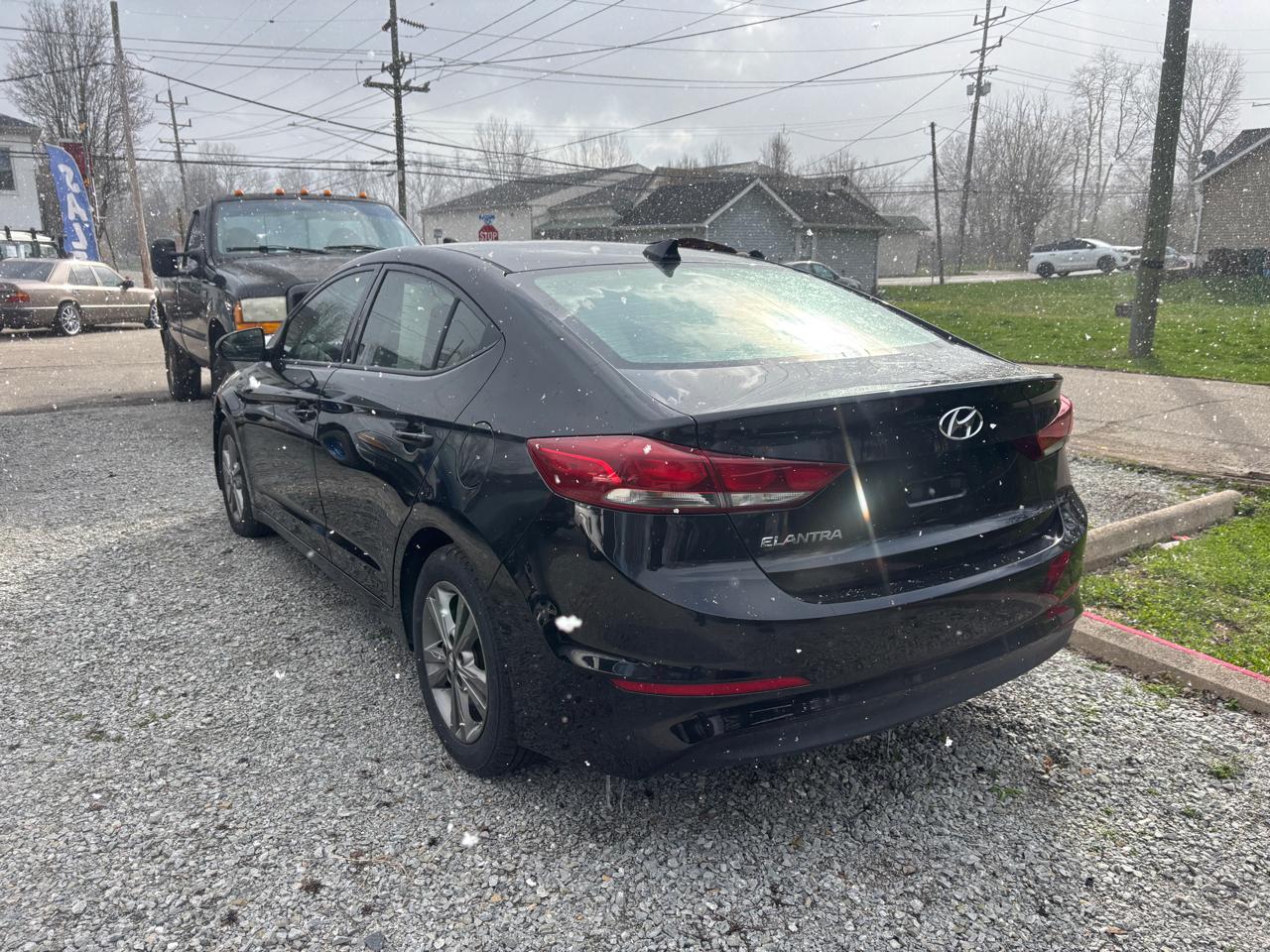 Hyundai Elantra Value Edition 6A 2017