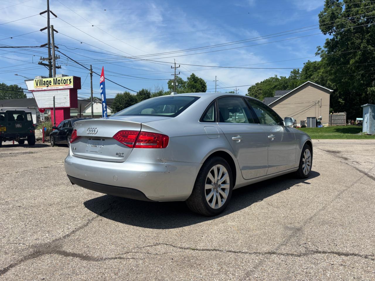 Audi A4 2.0T Sedan quattro Tiptronic 2011