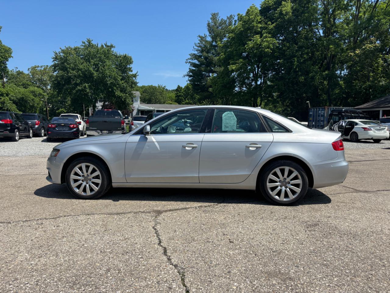 Audi A4 2.0T Sedan quattro Tiptronic 2011